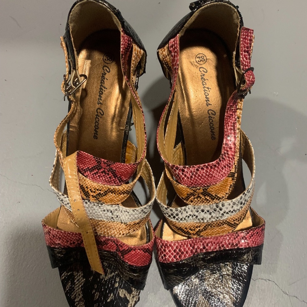 sandals - Picture 1 of 4